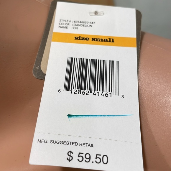 Vintage nine west  yellow peasant blouse. NWT size small. - Picture 2 of 3